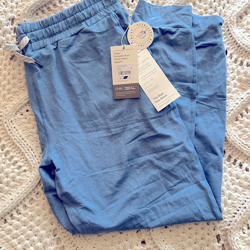 Vuori NWT women’s performance jogger